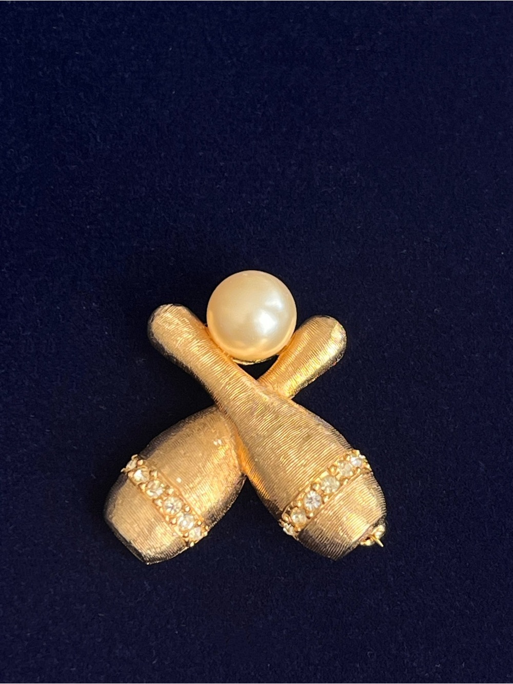 Vintage Gold Tone Bowling Pin & Pearl Brooch - Avon Collectible